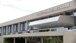 Alema aprova PEC que amplia atuação de deputados estaduais em outros cargos e funções