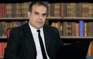 Advogado faz sugestão legislativa à Câmara de São Luís para implementação de sinalização de vagas para autistas