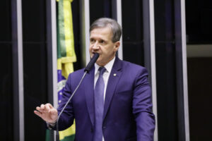 Aluísio diz que decretará prisão de Portela se ele ‘faltar com o respeito’ na Câmara