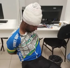 Aluno que atacou estudantes com spray de pimenta perseguia as vítimas há meses, aponta polícia