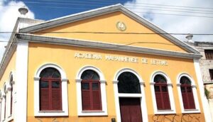 Ampla maioria elege Flávio Dino para ocupar a cadeira 32 da Academia Maranhense de Letras