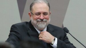 Procuradores pedem transparência e respeito em manifesto contra nomeações de Aras no MPF