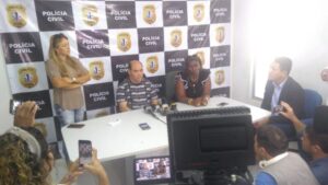 Em busca e apreensão, polícia conduz Astro de Ogum sob suspeita de porte ilegal de arma