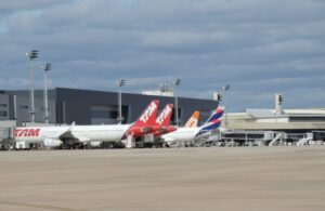 TAM é condenada por atrasar voo em mais de dez horas