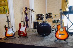 Governo entrega kits de instrumentos musicais para 68 igrejas católicas e evangélicas de Imperatriz