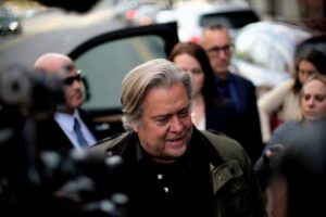 Ex-assessor de Trump, Steve Bannon é preso por fraude em Nova York