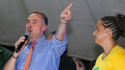 Barroso insulta a inteligência do brasileiro e ataca metade do país