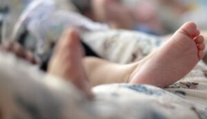 Em Minas Gerais bebê de 10 meses morre com sinais de estupro logo após Réveillon