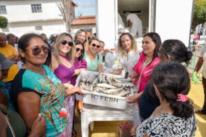 Prefeita Vanderly Monteles garante alimento à famílias carentes de Anapurus, com entrega de mais de 3 toneladas de peixe
