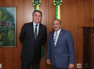Bolsonaro disse ter “união estável” com senador flagrado com dinheiro na cueca