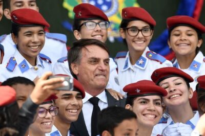 Bolsonaro segue na liderança com 33% contra 23 % de Haddad