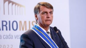 Bolsonaro comemora chacina que deixou 22 mortos em comunidade do Rio: “guerreiros do BOPE”