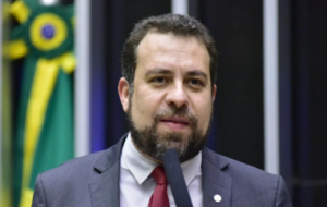 Isso é coisa de país sério? Justiça não encontra Boulos por 6 anos e ação de dano ao patrimônio prescreve… Só pode ser sacanagem!!!