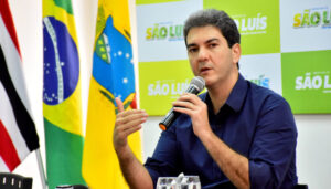 Procura-se Eduardo Braide; prefeito submerge e deixa a população de São Luís sem transporte