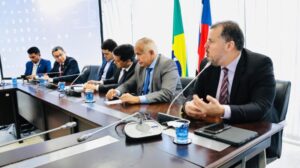 Carlos Lula propõe debate sobre previsão constitucional de verbas destinadas às universidades estaduais do Maranhão