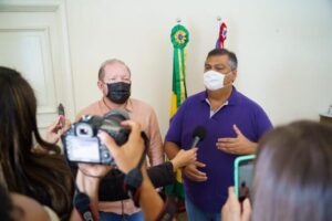 Othelino e Flávio Dino discutem projetos do Executivo enviados à Assembleia