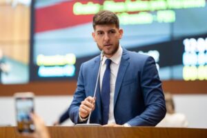 Deputado Davi Brandão é investigado por doações suspeitas na campanha eleitoral