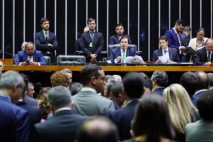 Câmara dos Deputados aprova projeto sobre abuso de autoridade
