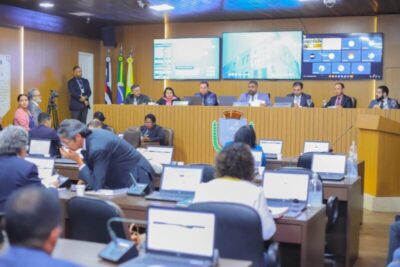 Vereadores convocam sessão extraordinária para análise de vetos de Braide