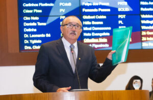 César Pires acusa governo de atrasar pagamento de médicos em meio à pandemia