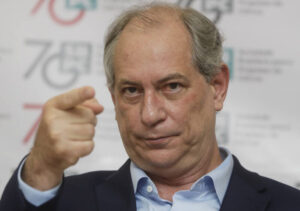 Estadão: Ciro Gomes vira alvo da Polícia Federal após críticas a Bolsonaro