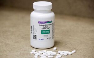 Com excesso de cloroquina, faltam 21 remédios para pacientes com Covid-19 em UTIs do Brasil