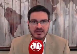 Demitido após culpar vítimas de estupro, Constantino volta a atacar mulheres: “Vulgar ao extremo”