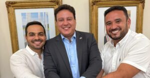 Diegão da Madeireira é recebido pelo governador em exercício Felipe Camarão