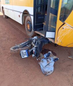 Ônibus Escolar de Nova Iorque que transportava eleitores causa acidente fatal com duas mortes