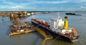 Porto do Itaqui realiza 1ª operação ship to ship (STS) para combustíveis