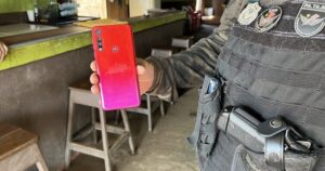 Mais de 100 celulares são apreendidos em operação policial na região de Grajaú
