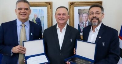 Governador recebe homenagem dos servidores do Fisco Estadual
