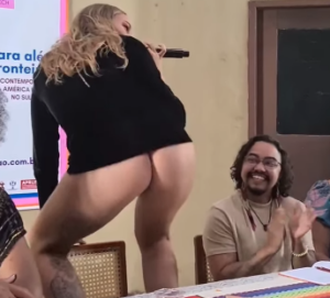 VÍDEO DO DIA: historiadora faz performance de “Educando com o C…” em palestra na Ufma