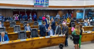 Alema aprova PL que acelera repasse do piso salarial aos profissionais de enfermagem