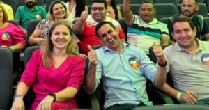 Em convenção lotada do MDB, prefeito Wallas Rocha de São Benedito do Rio Preto (MA) destacou a grandiosidade do evento e transmitiu seus votos de sucesso a Marcus Brandão