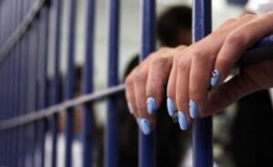 Mulher investigada por homicídio é presa em Porto Rico