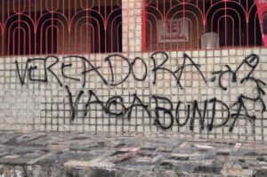 Gabinete de campanha da vereadora Silvana Noely é vandalizado com palavras de ‘ódio’