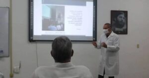 Cuba inicia testes de sua vacina contra o coronavírus em humanos