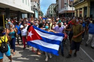 Frei Betto: “Cuba resiste!”