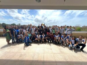 Prefeito Francisco Pinheiro acompanha alunos de Poção de Pedras em visita à Assembleia Legislativa