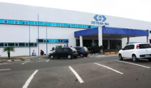 Taxa de licenciamento do DETRAN terá redução de preço