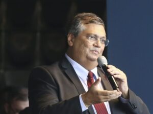 Dino vai explicar na Câmara corte de R$ 708 mi no orçamento do MJ