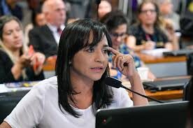 Eliziane Gama comemora aprovação de PEC que aumenta punição a crimes contra mulheres