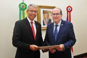 Governador interino sanciona lei que cria Órgão Especial do TJMA