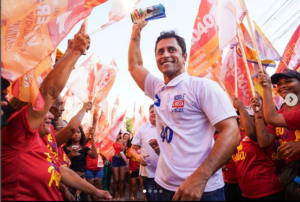 Duarte Júnior puxa multidão no Anil…
