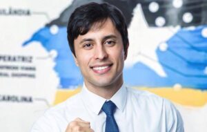 Flávio Dino não comparece à caminhada de Duarte Júnior