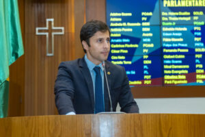 Sem citar nomes, Duarte faz críticas que atingem Rubens Júnior e Neto Evangelista