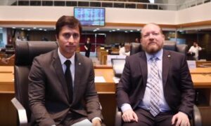 Brandão e Othelino assumem interinamente o Governo do Maranhão