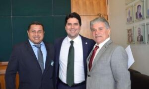 Em Brasília, prefeito de Vargem Grande participa de seminário e aproveitou para cumprir “agenda de fotografias” com autoridades