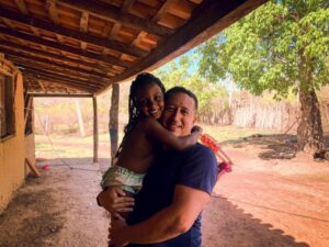 Dr. Caçula distribui 10 mil brinquedos e faz a alegria de crianças nos povoados e bairros de Vargem Grande